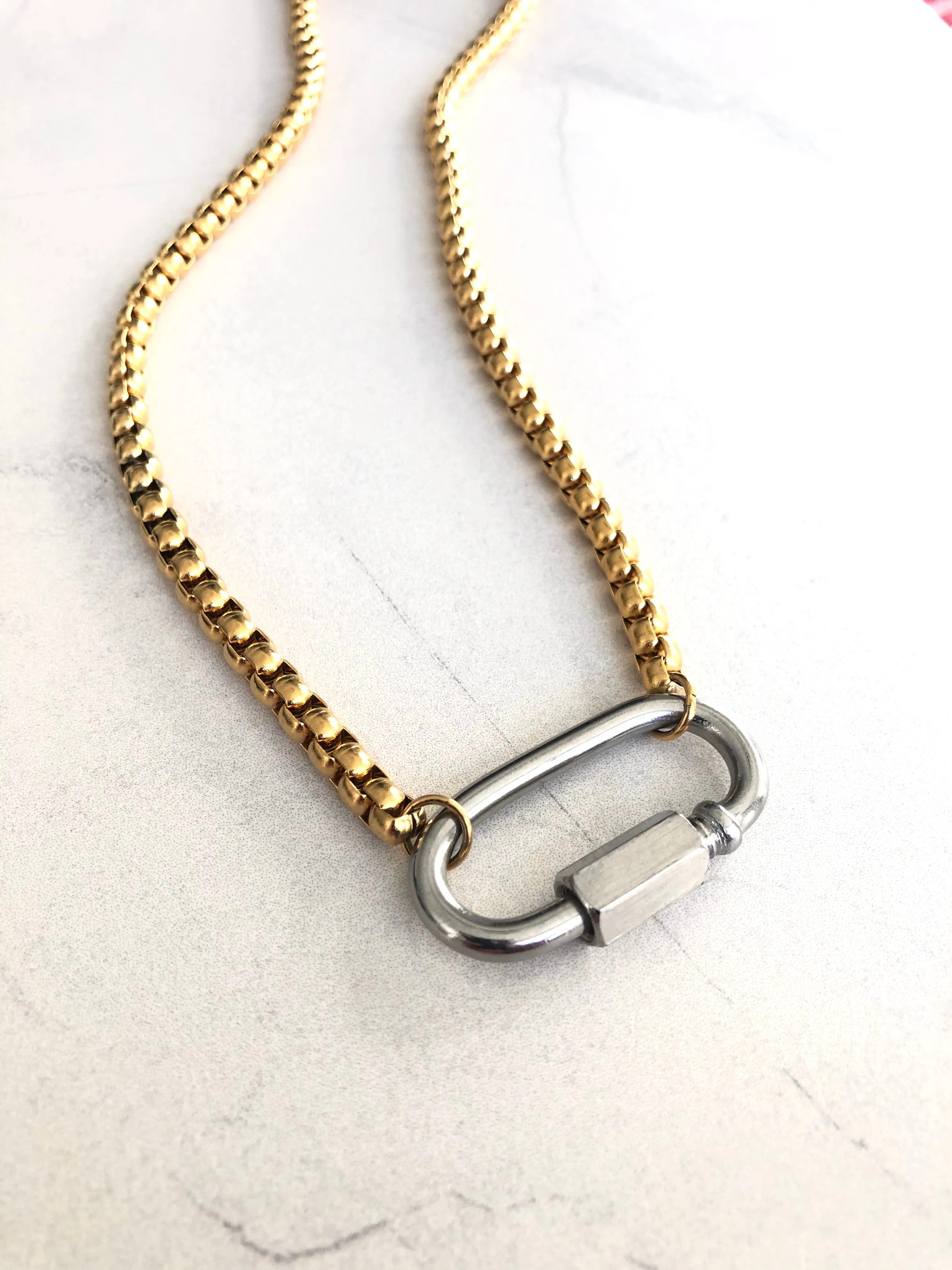 CARABINER - RENEGADE MEGA LOCK NECKLACE
