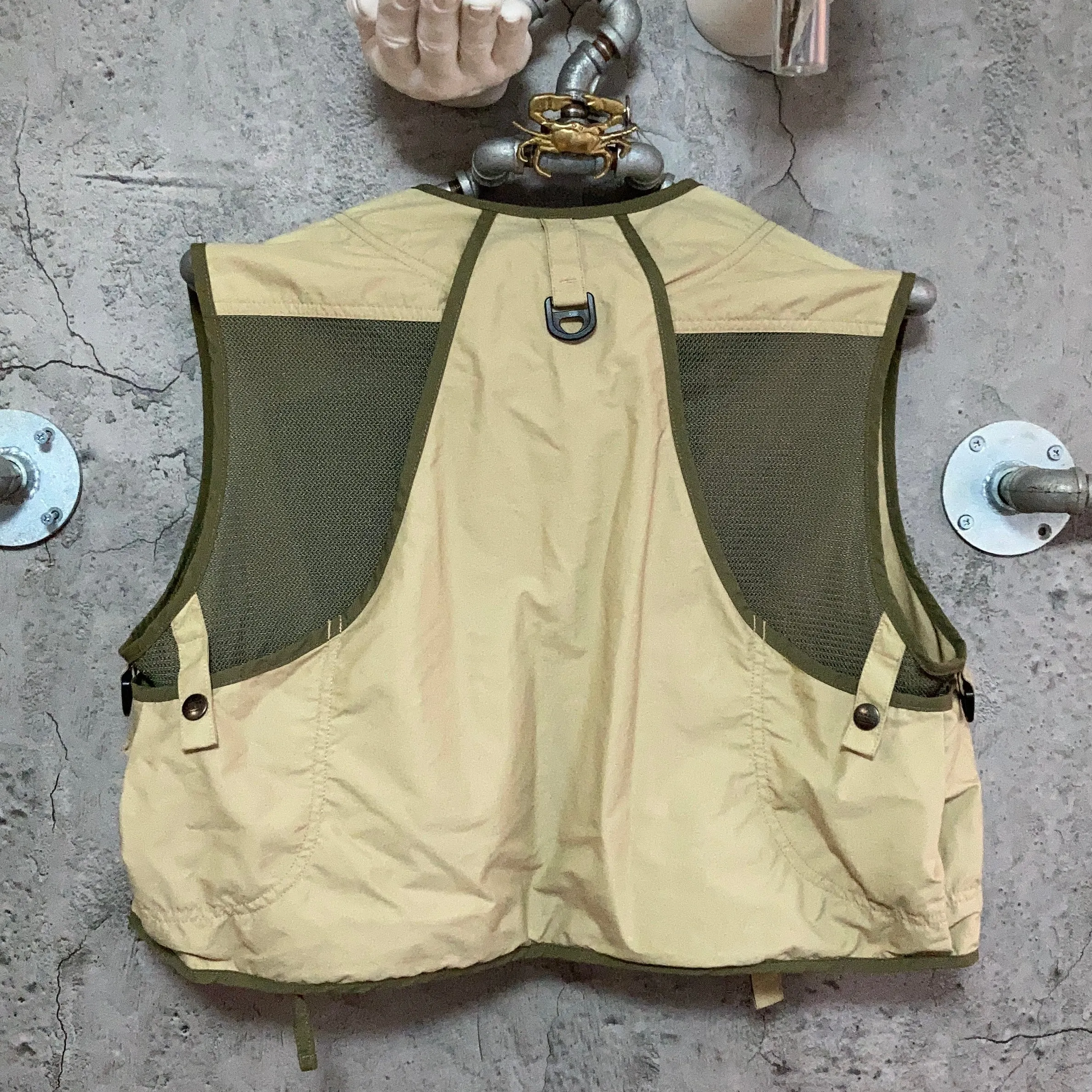 fishing / outdoor vest beige green khaki