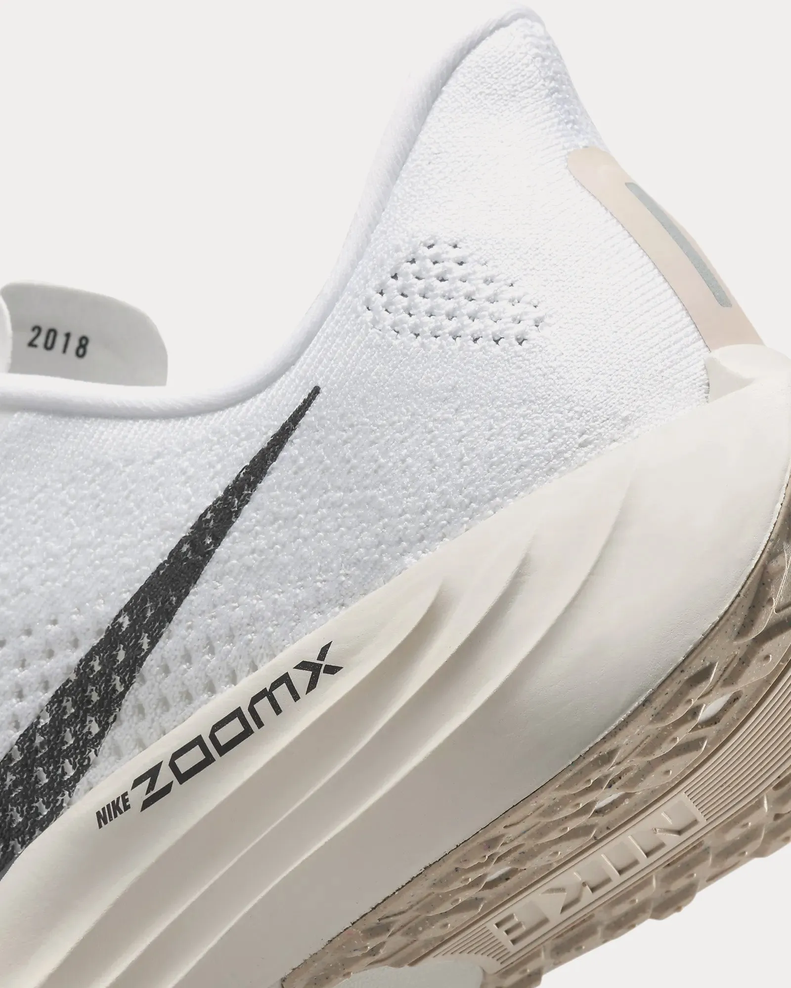 Pegasus Plus White / Sail / Light Orewood Brown / Anthracite Running Shoes