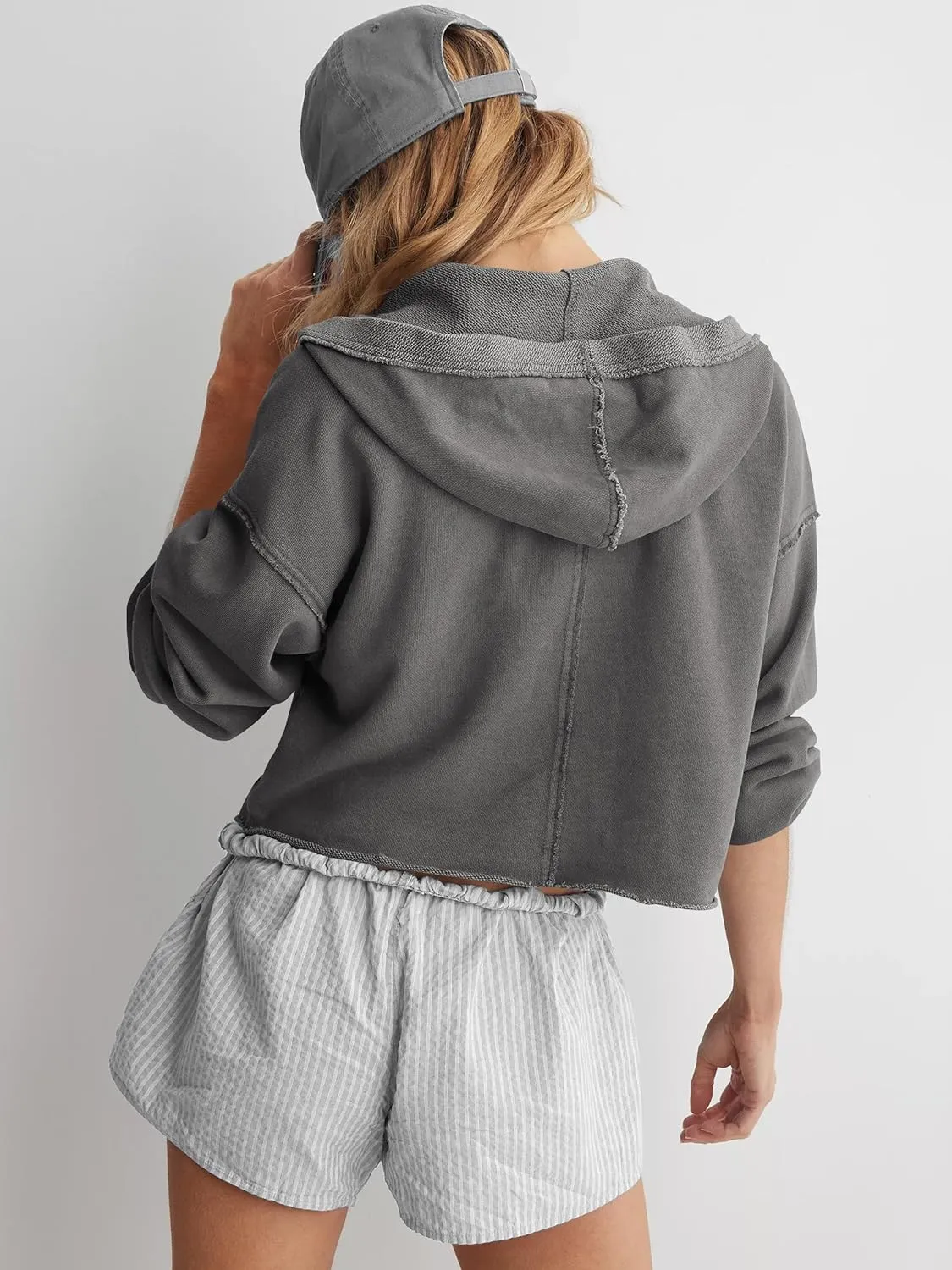 Women's Cropped Pullover Hoodie Long Sleeve Loose Fit Solid Color Y2K Fashion Sweatshirt for Winter and Fall